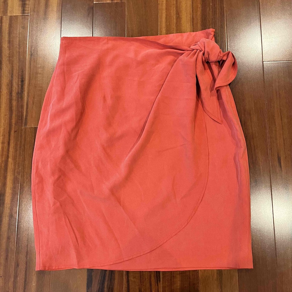 Amber Stone Silk Light Coral Pink Skirt Wrap Style Tie Detail Knee Length Sz‎ 16